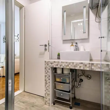 For 2 People In Apartament *